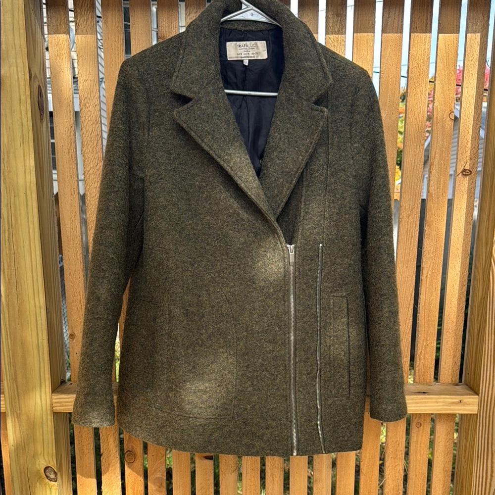 Olive Green Women's Coat with Zipper in Size Medium